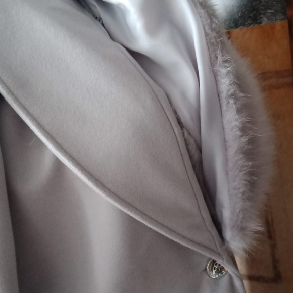 Guess coat - Picture 6 of 16